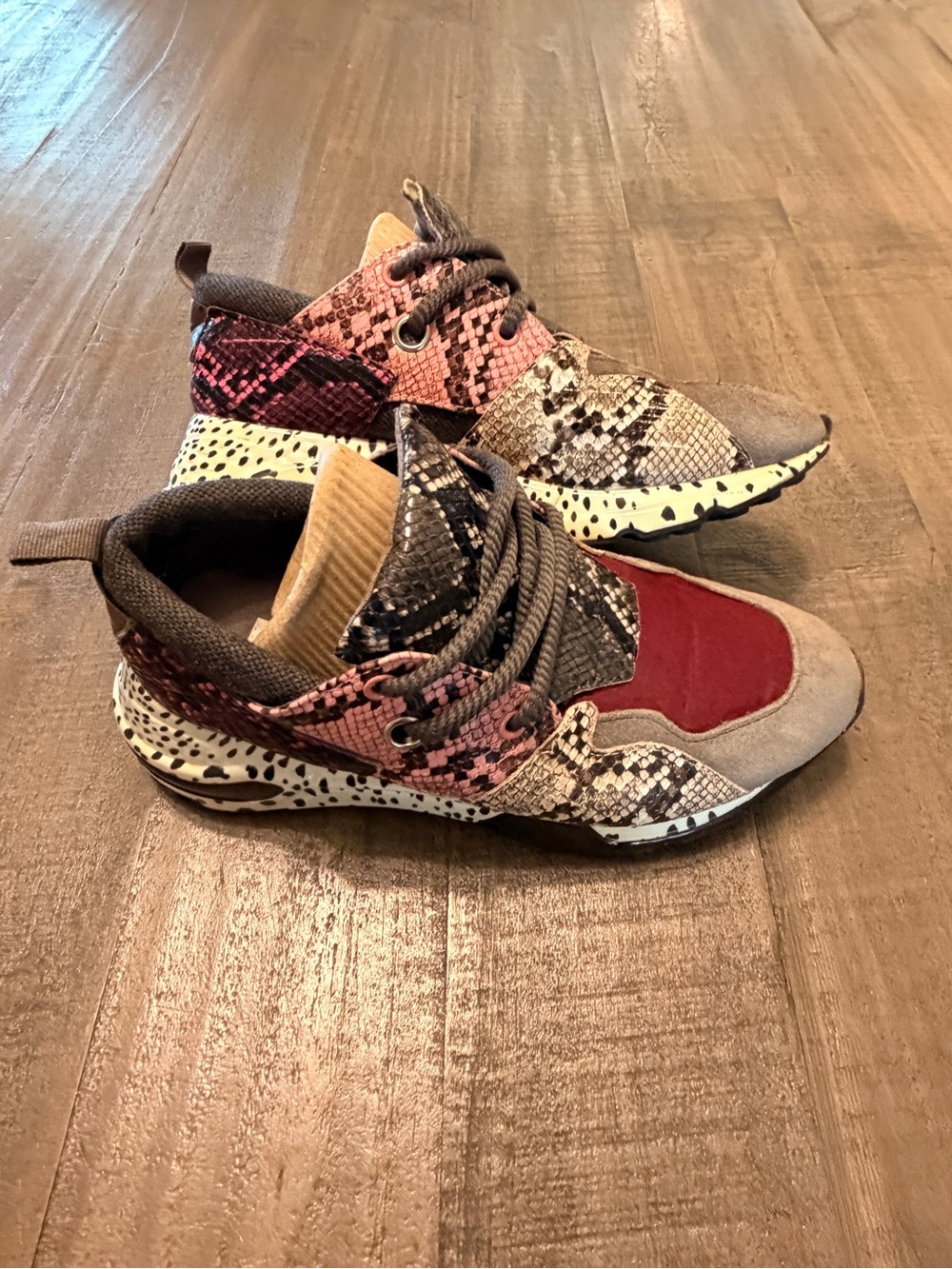 STEVE MADDEN CLIFF PLATFORM SNEAKER SIZE 7.5 MULTI ANIMAL PRINT PINK SNAKE